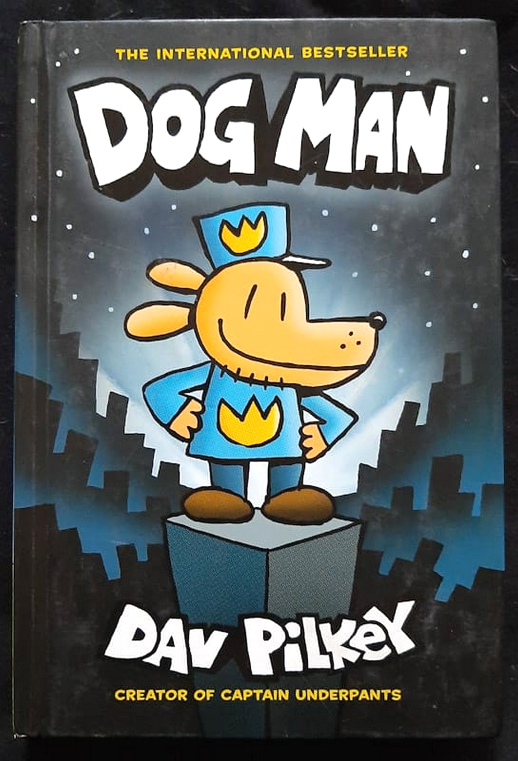 Front Cover Of Dog Man (Dog Man #1) (Dav Pilkey)
