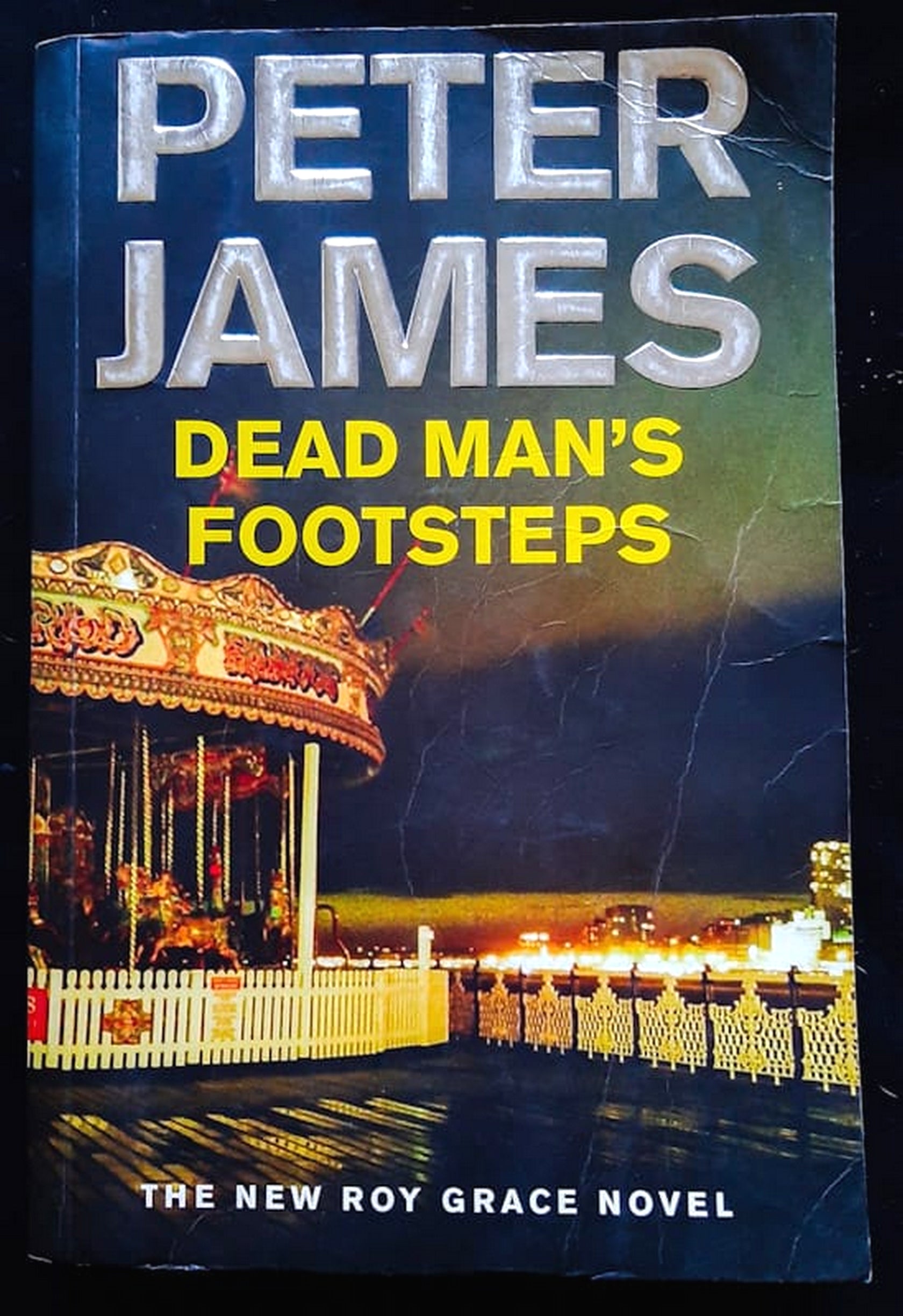 Front Cover Of Dead Man's Footsteps (Roy Grace #4) (Peter James)