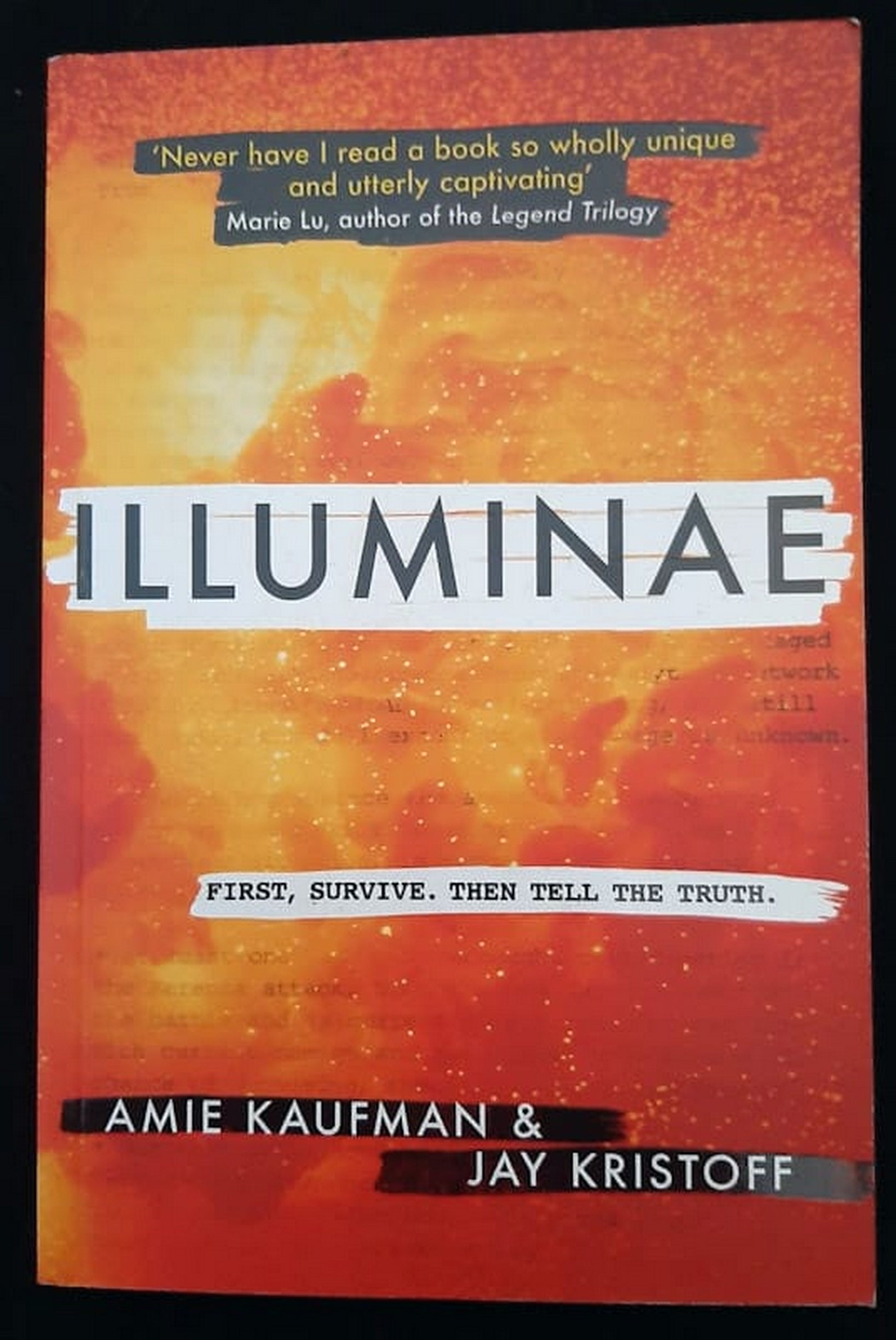 Front Cover Of Bestselling Book Illuminae (The Illuminae Files #1) (Amie Kaufman
)