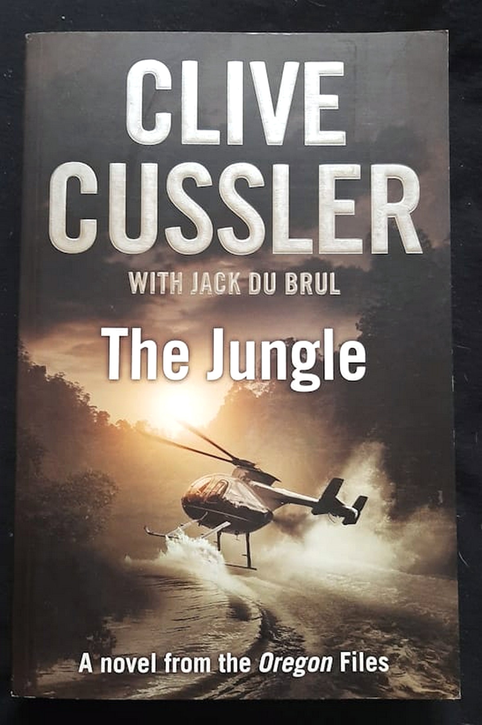 Front Cover Of Bestselling Book The Jungle (Oregon Files #8) (Clive Cussler
)
