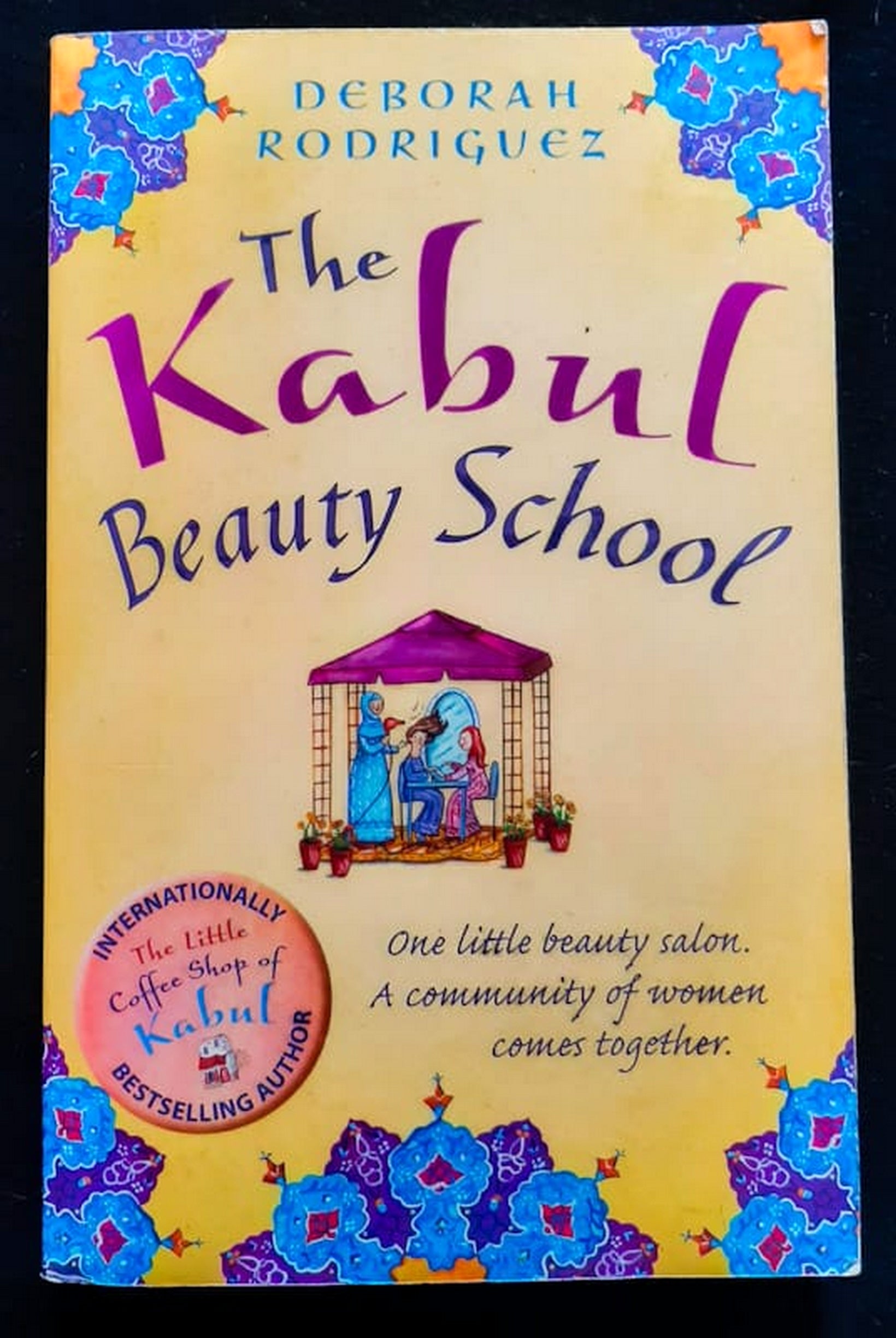 Front Cover Of Bestselling Book Kabul Beauty School (Deborah Rodriguez
)