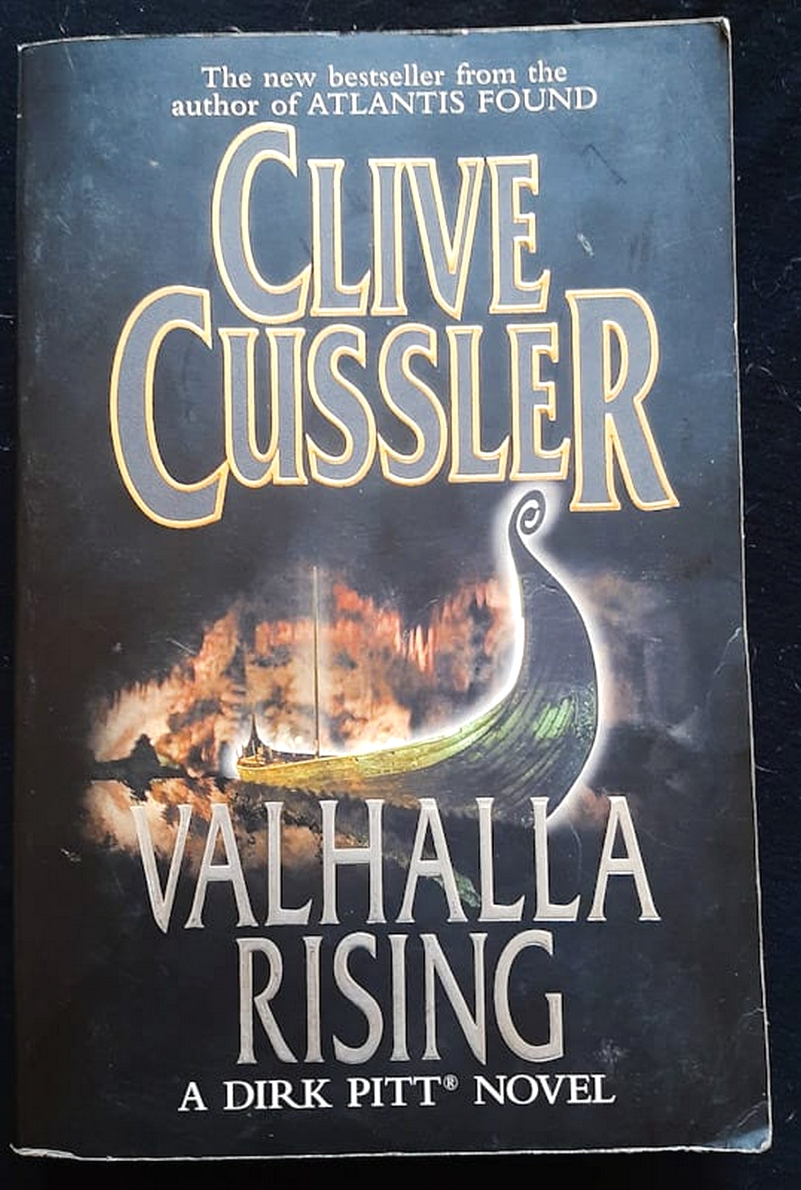 Front Cover Of Bestselling Book Valhalla Rising (Dirk Pitt #16) (Clive Cussler
)
