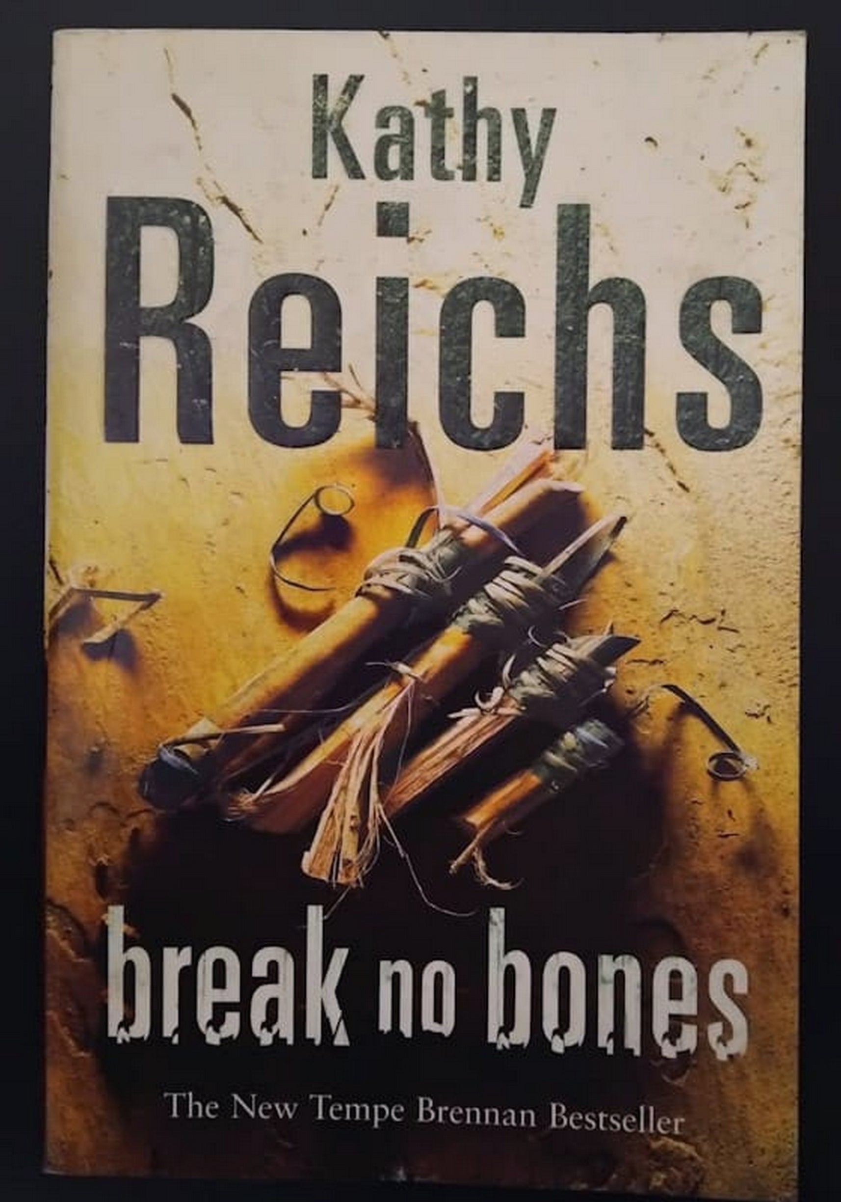 Front Cover Of Bestselling Book Break No Bones (Temperance Brennan #9) (Kathy Reichs
)