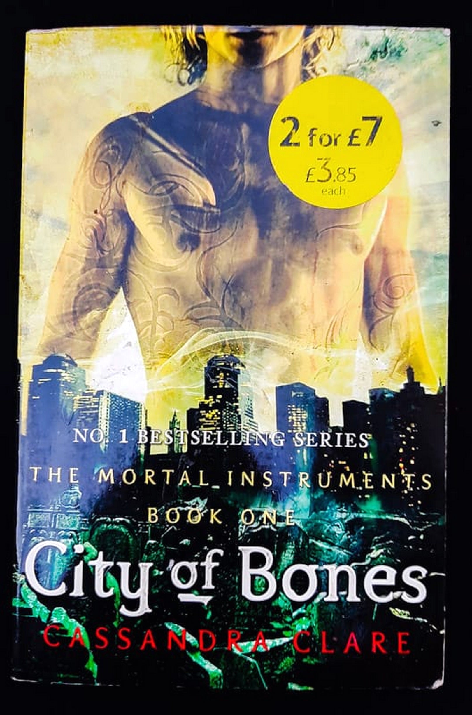 Front Cover Of Bestselling Book City Of Bones (The Mortal Instruments #1) (Cassandra Clare
)