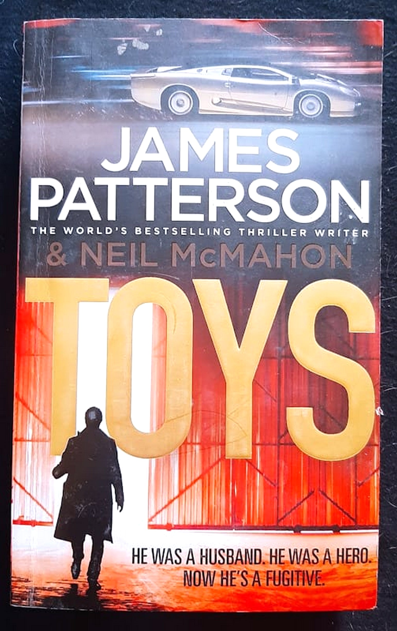 Front Cover Of Bestselling Book Toys (James Patterson
)