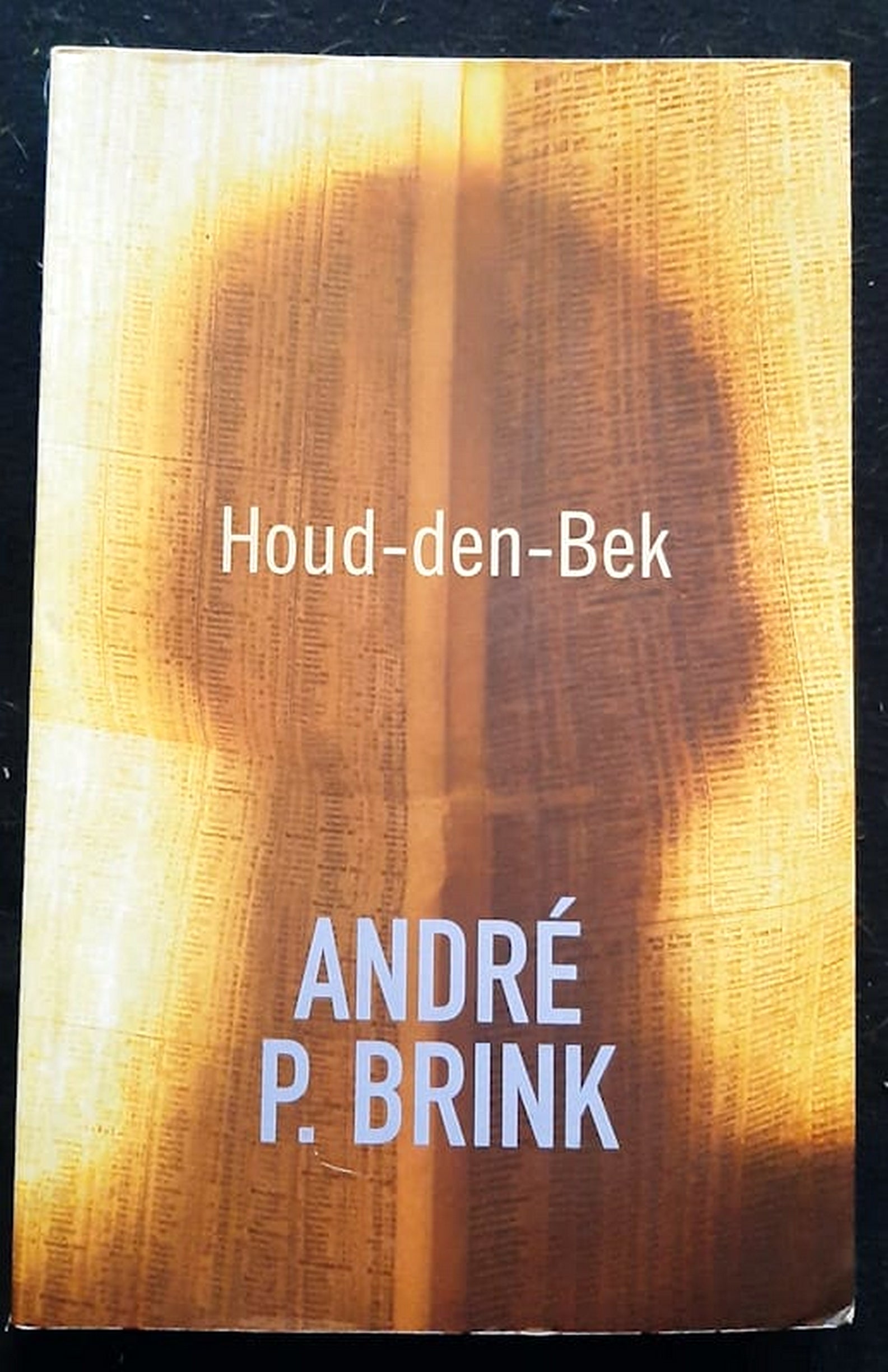 Front Cover Of Bestselling Book Houd-Den-Bek (Andre Brink
)