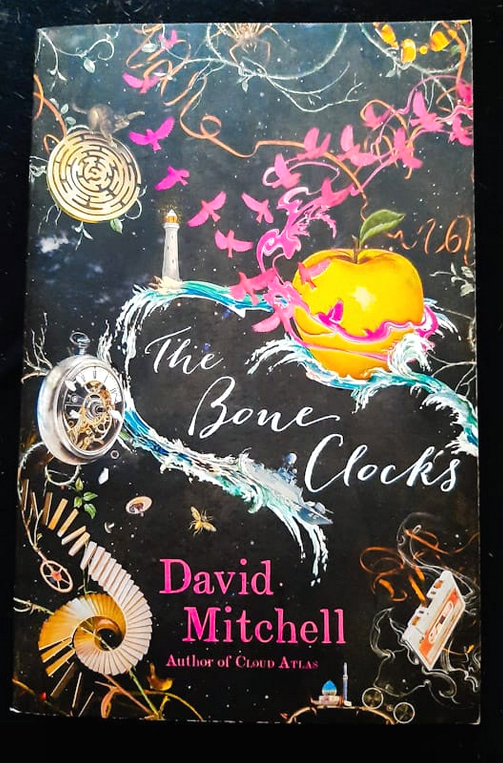 Front Cover Of Bestselling Book The Bone Clocks (David Mitchell
)