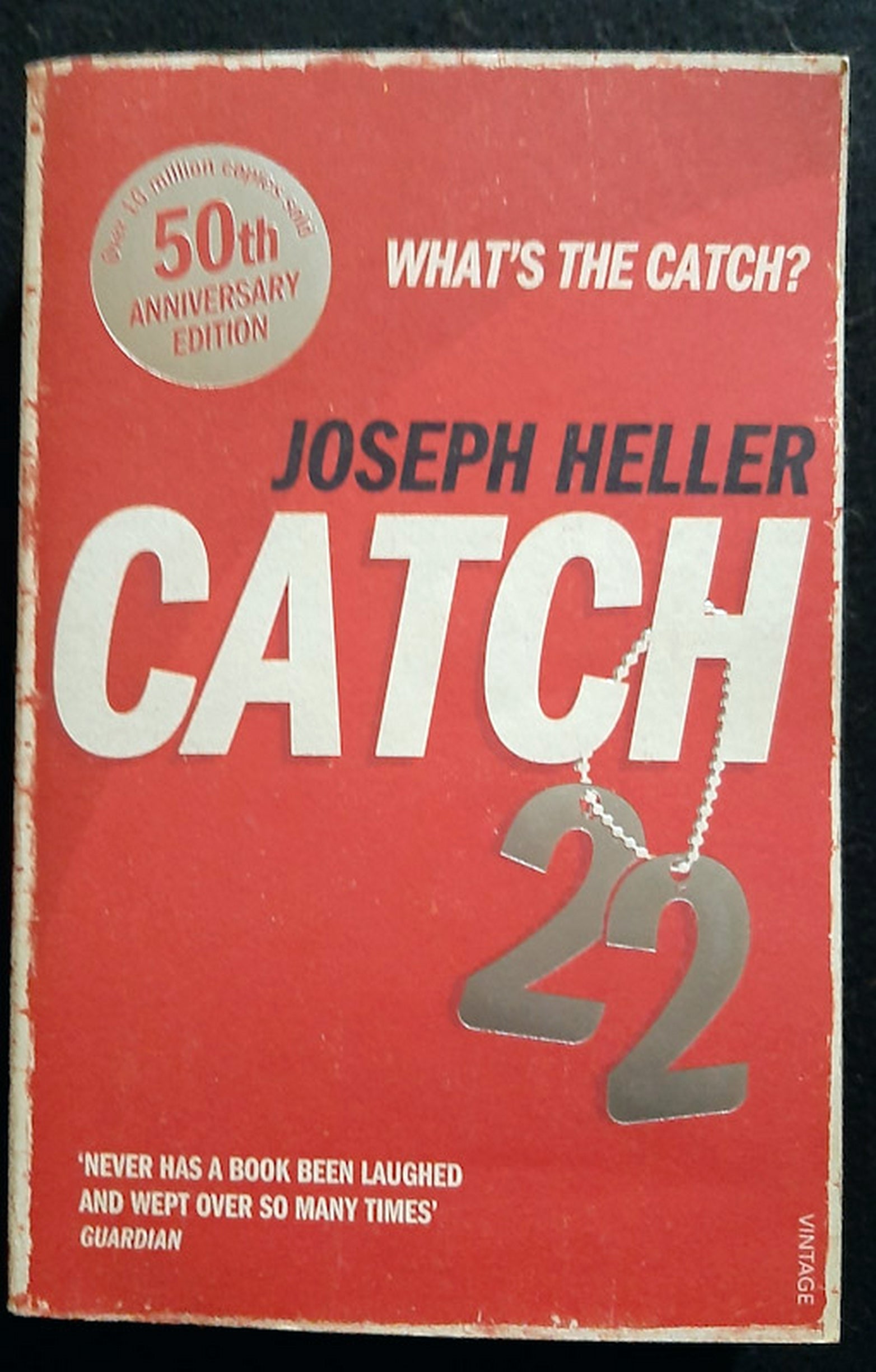 Front Cover Of Bestselling Book Catch-22 (Joseph Heller
)
