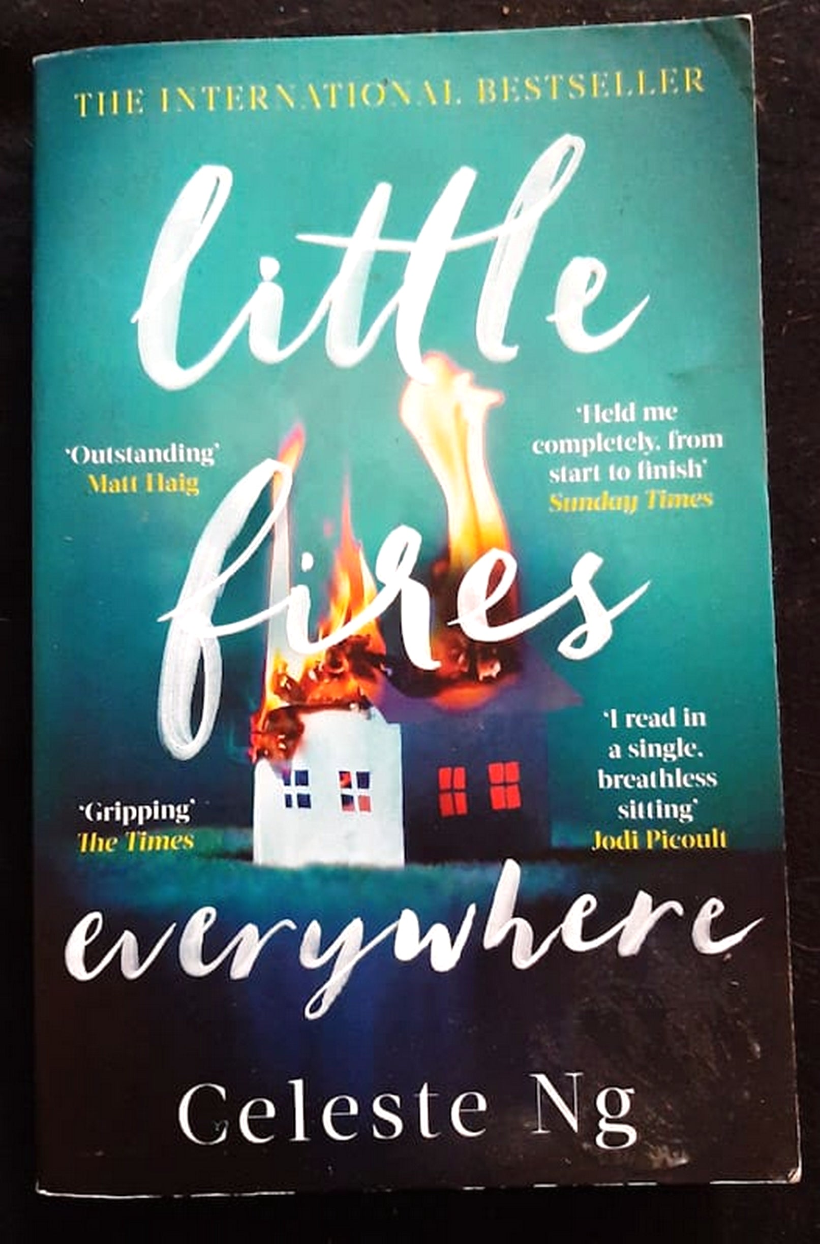 Front Cover Of Bestselling Book Little Fires Everywhere (Celeste Ng
)