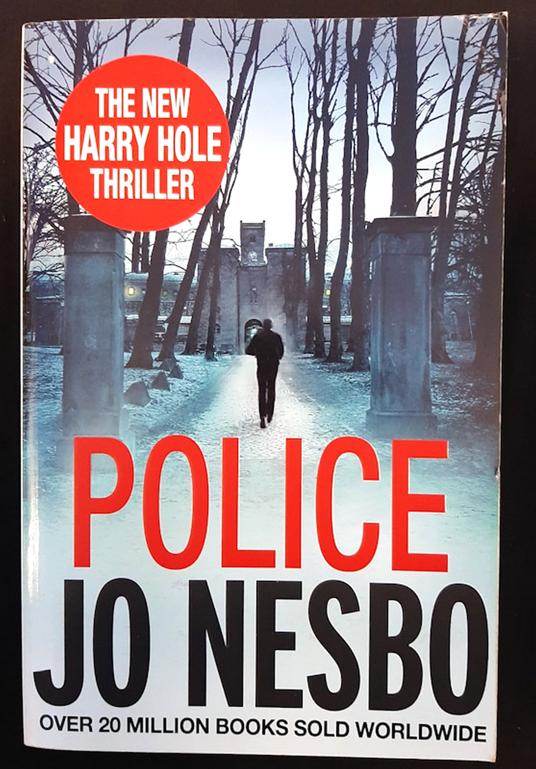 Front Cover Of Bestselling Book Police (Harry Hole #10) (Jo Nesbo
)