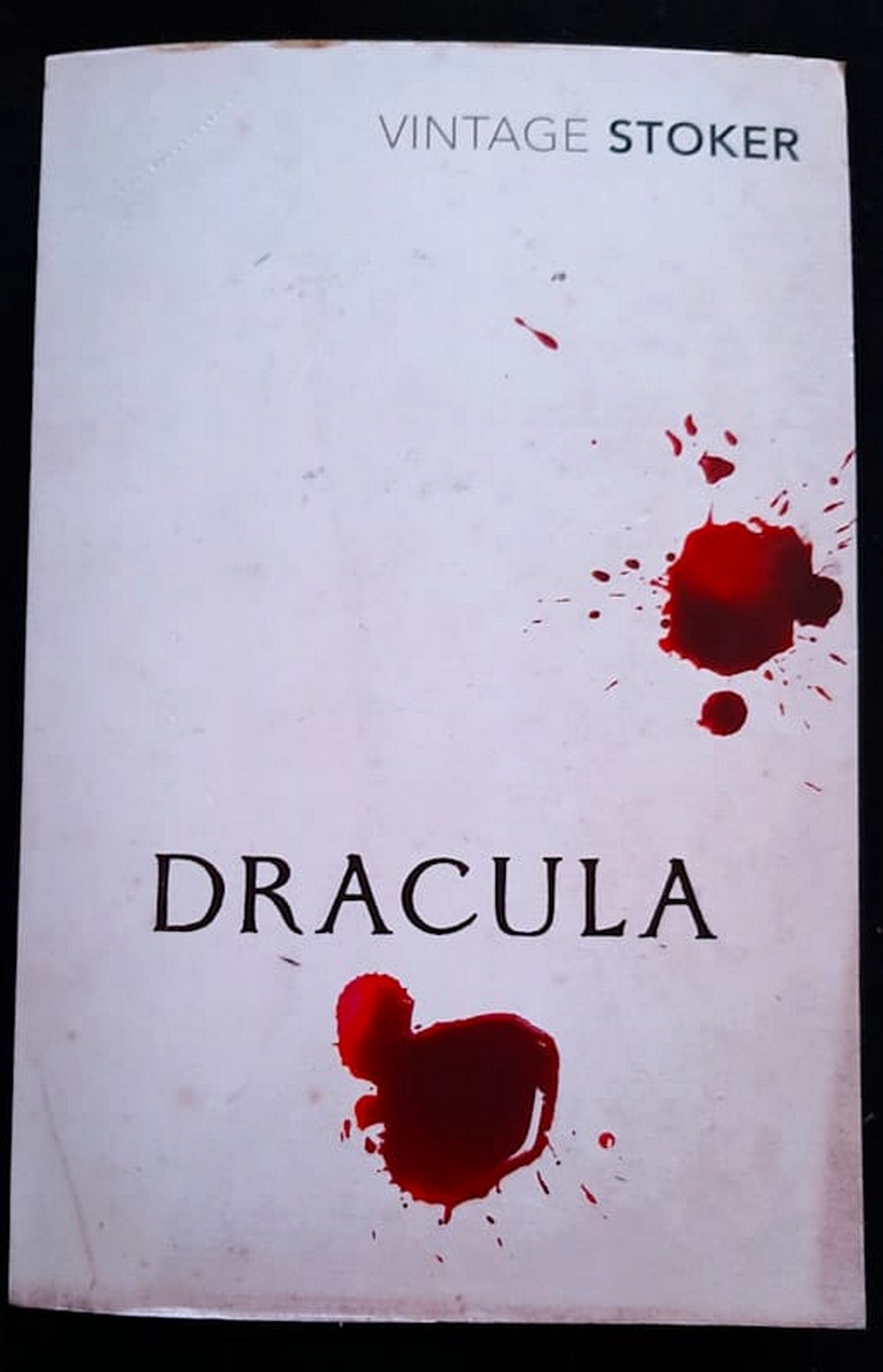 Front Cover Of Bestselling Book Dracula (Bram Stoker
)