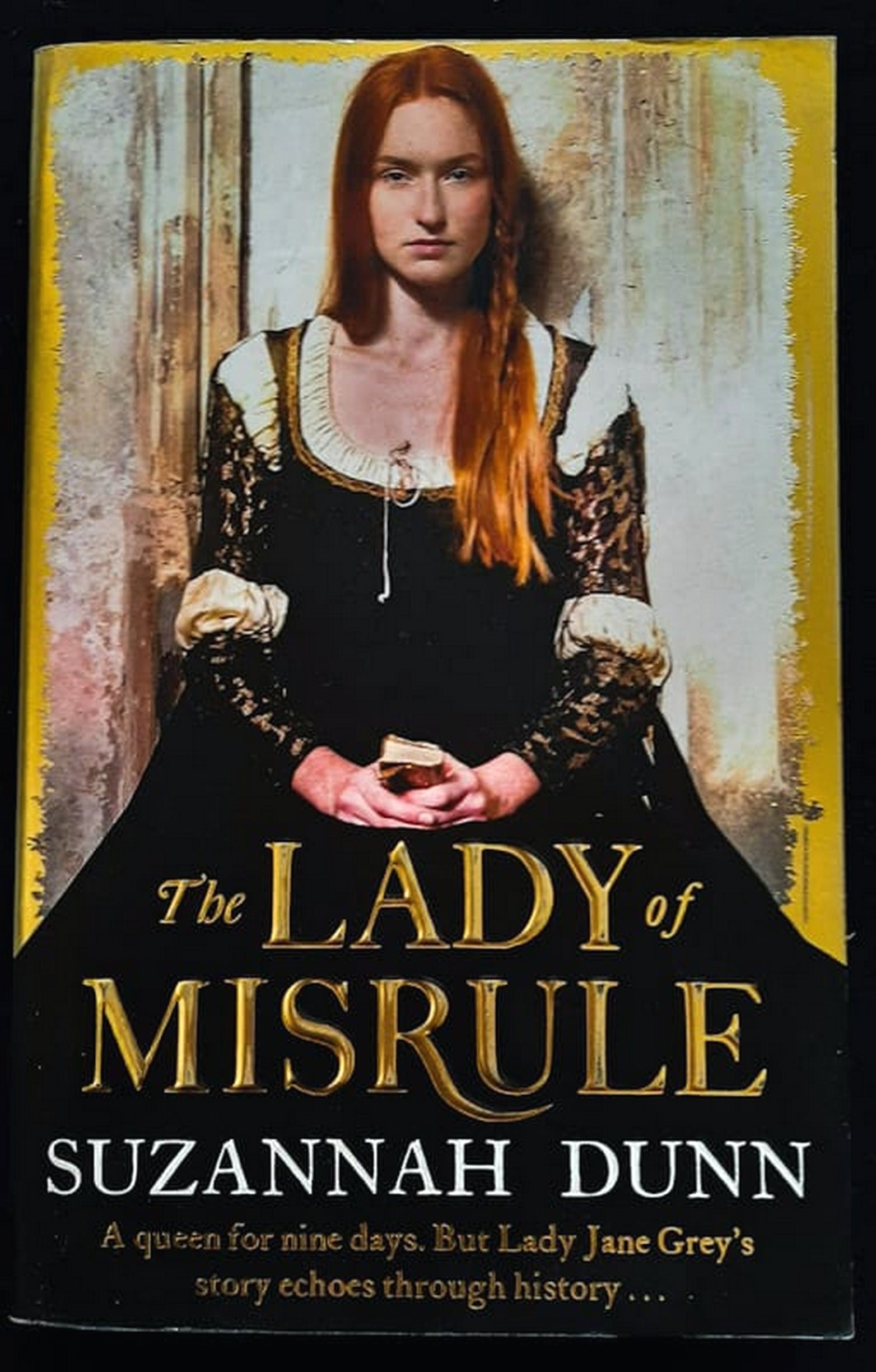 Front Cover Of Bestselling Book The Lady Of Misrule (Suzannah Dunn
)