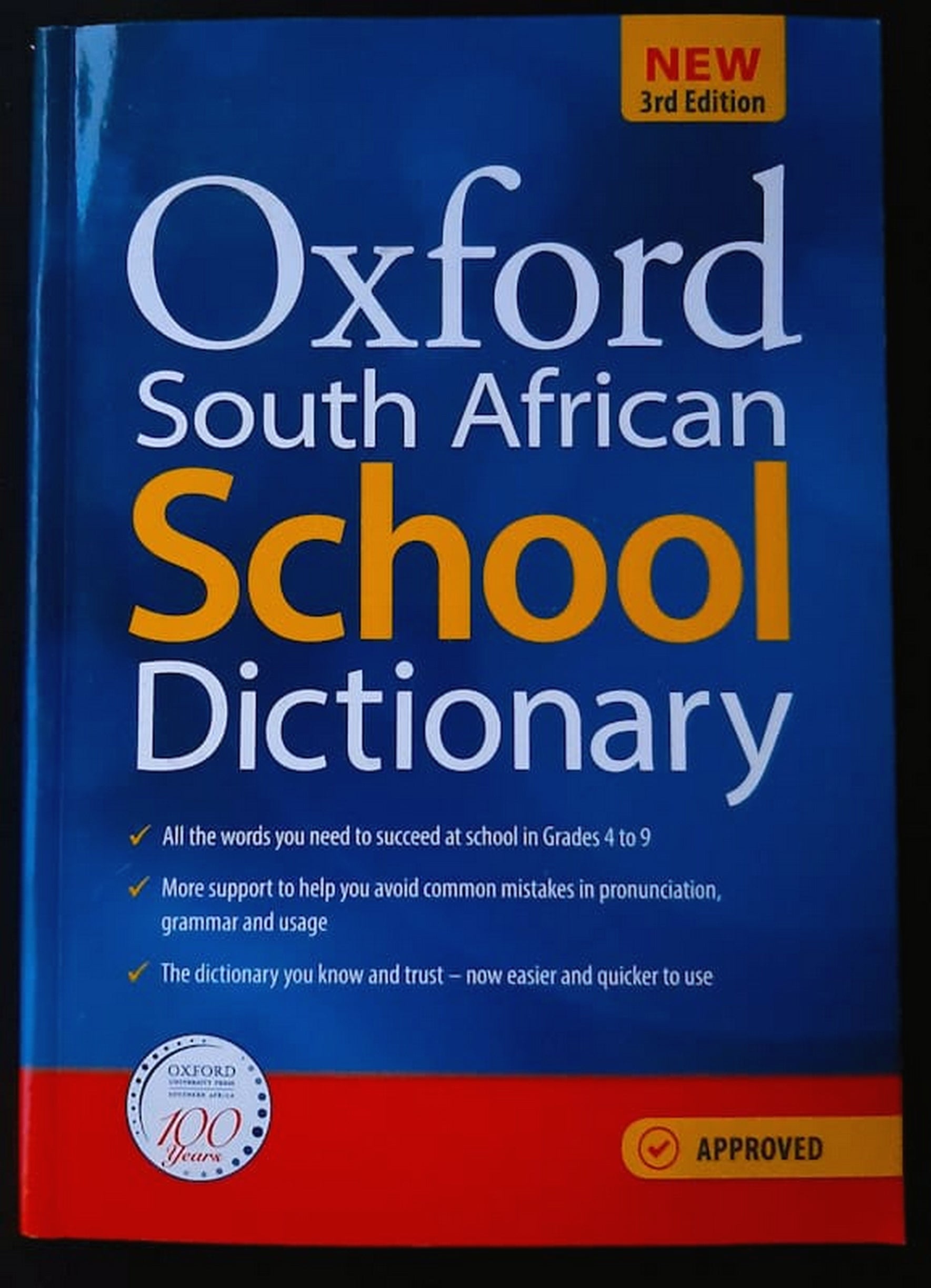 Front Cover Of Bestselling Book Oxford South African English School Dictionary (Medium Paperback
)