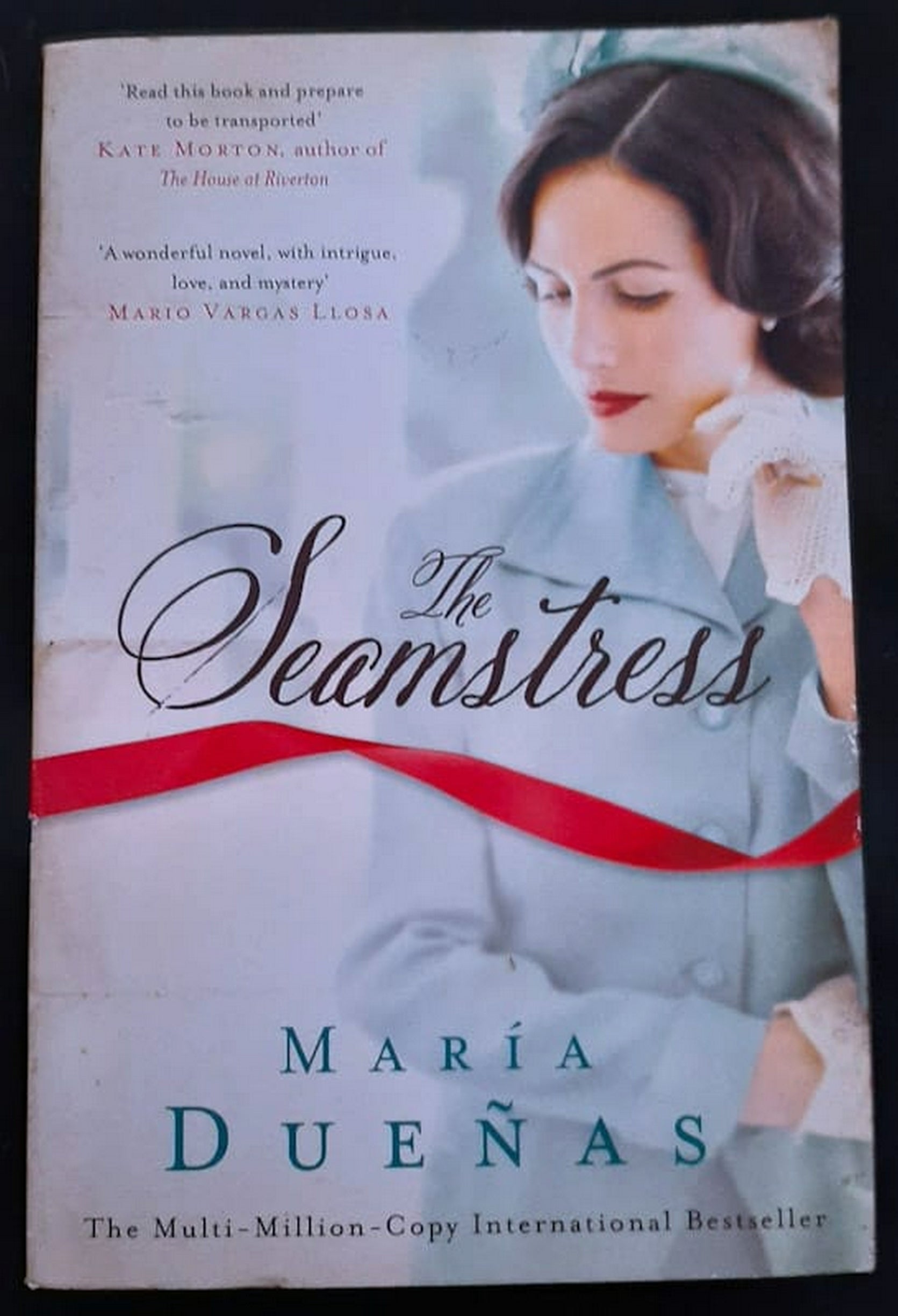 Front Cover Of Bestselling Book The Seamstress (Maria Duenas
)