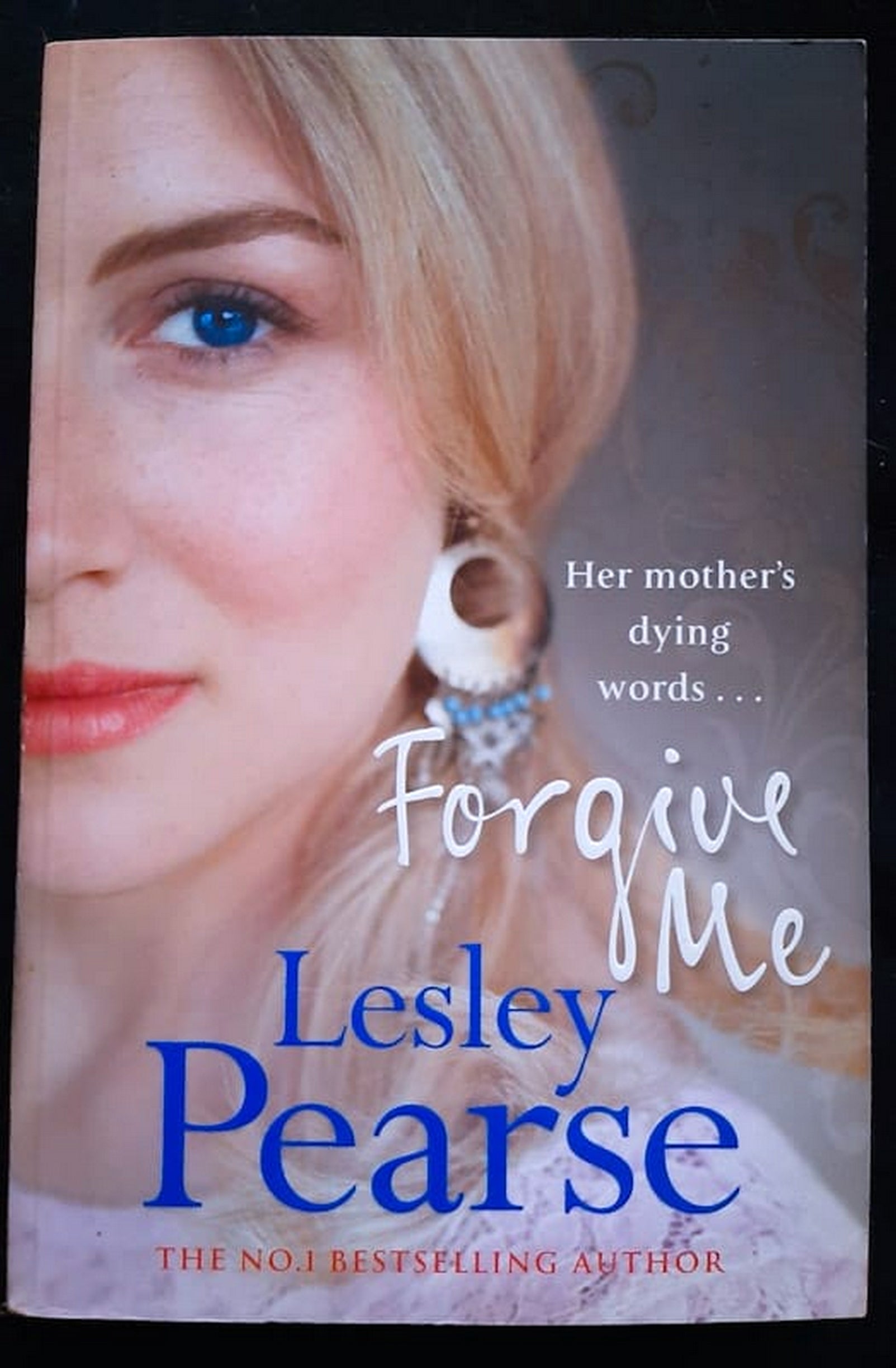 Front Cover Of Bestselling Book Forgive Me (Lesley Pearse
)