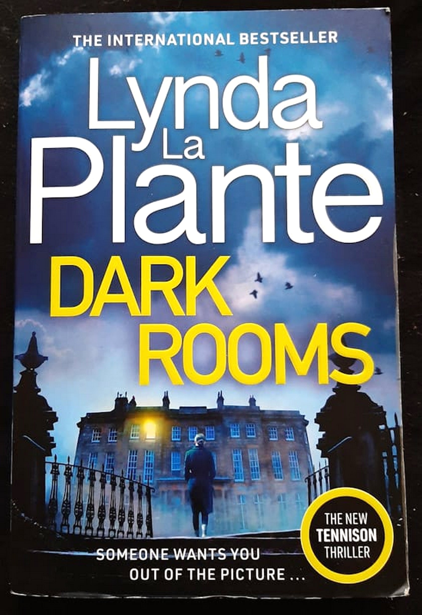 Front Cover Of Bestselling Book Dark Rooms (Tennison #8) (Lynda La Plante
)