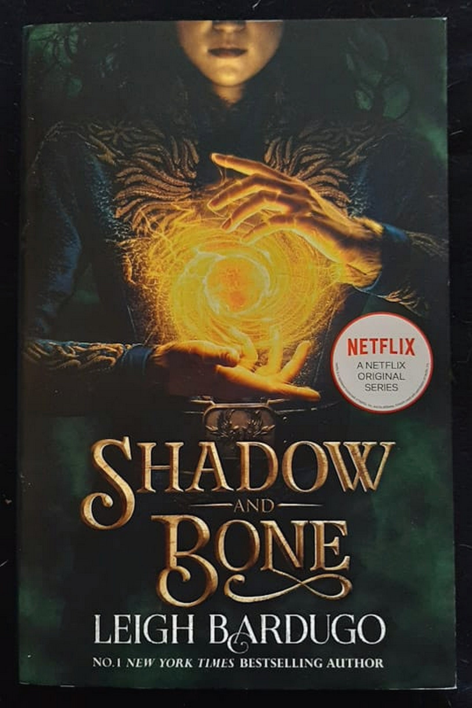 Front Cover Of Bestselling Book Shadow And Bone (Shadow And Bone #1) (Leigh Bardugo
)