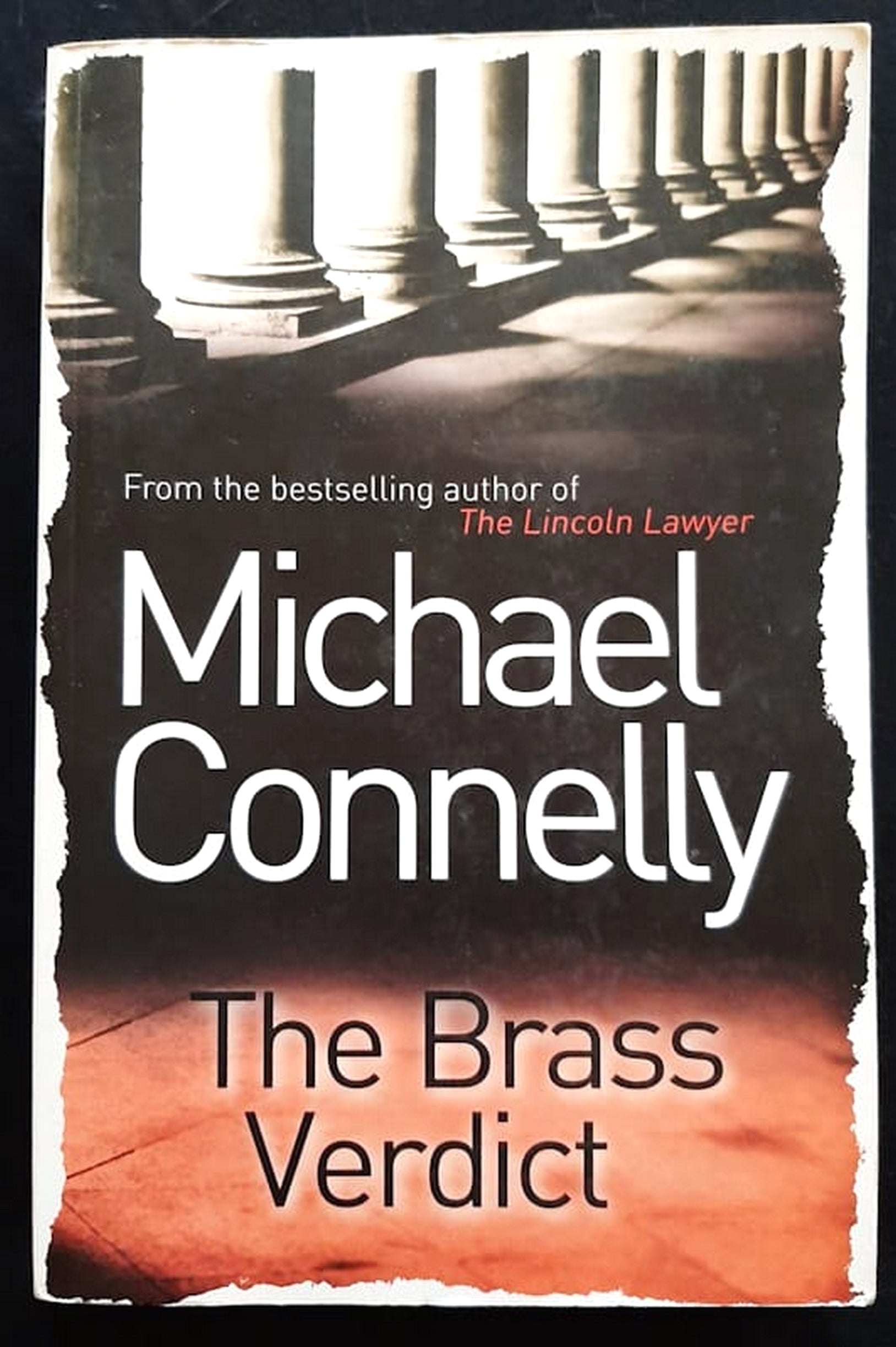 Front Cover Of Bestselling Book The Brass Verdict (The Lincoln Lawyer #2) (Michael Connelly
)