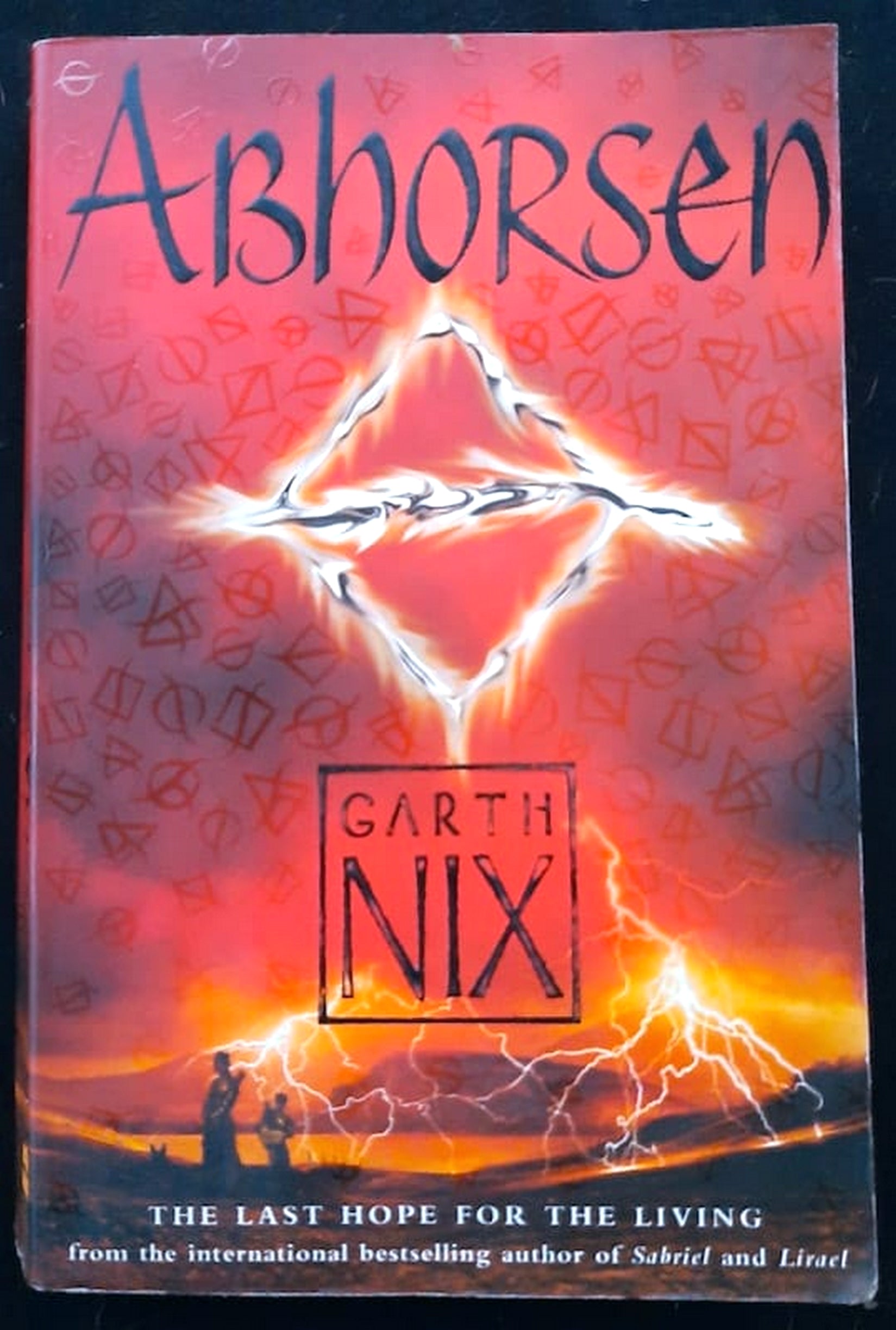 Front Cover Of Bestselling Book Abhorsen (The Old Kingdom #3) (Garth Nix
)