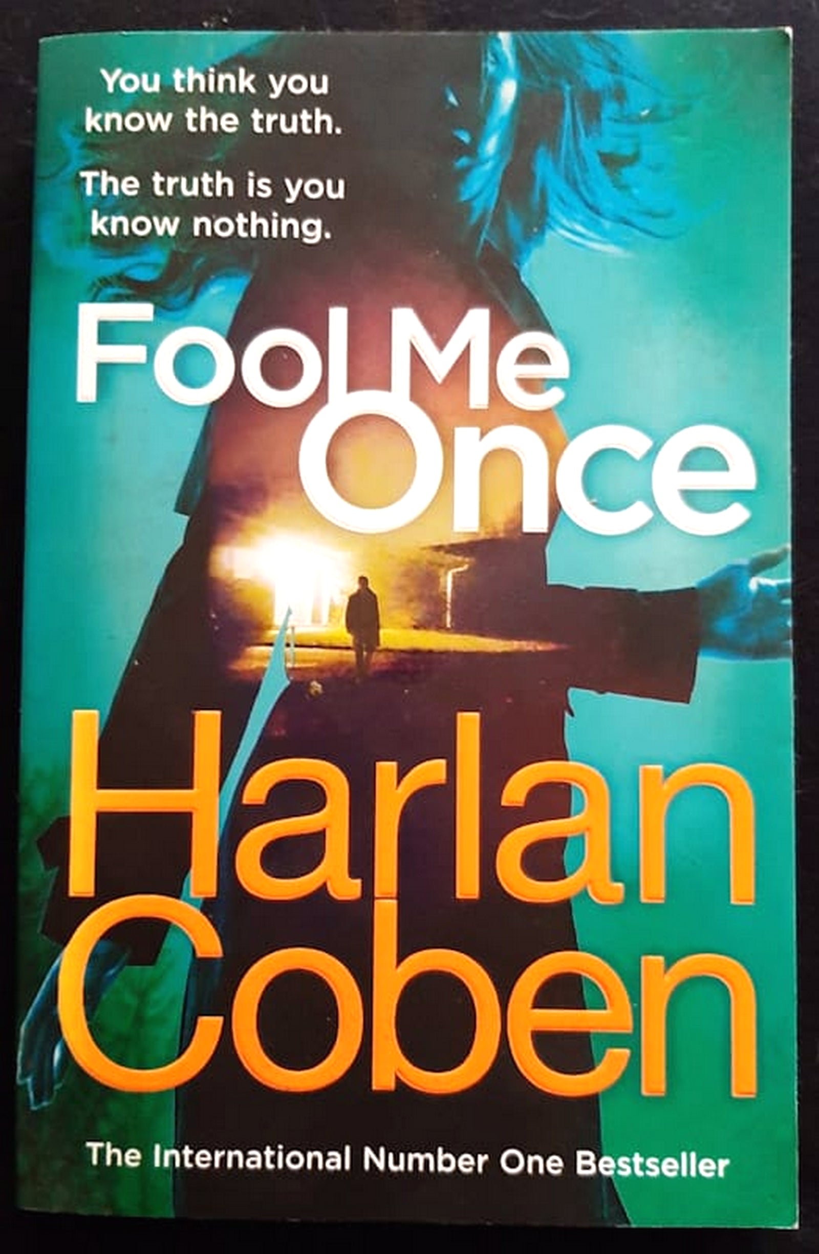 Front Cover Of Bestselling Book Fool Me Once (Detective Roger 'Sami' Kierce #1) (Harlan Coben
)