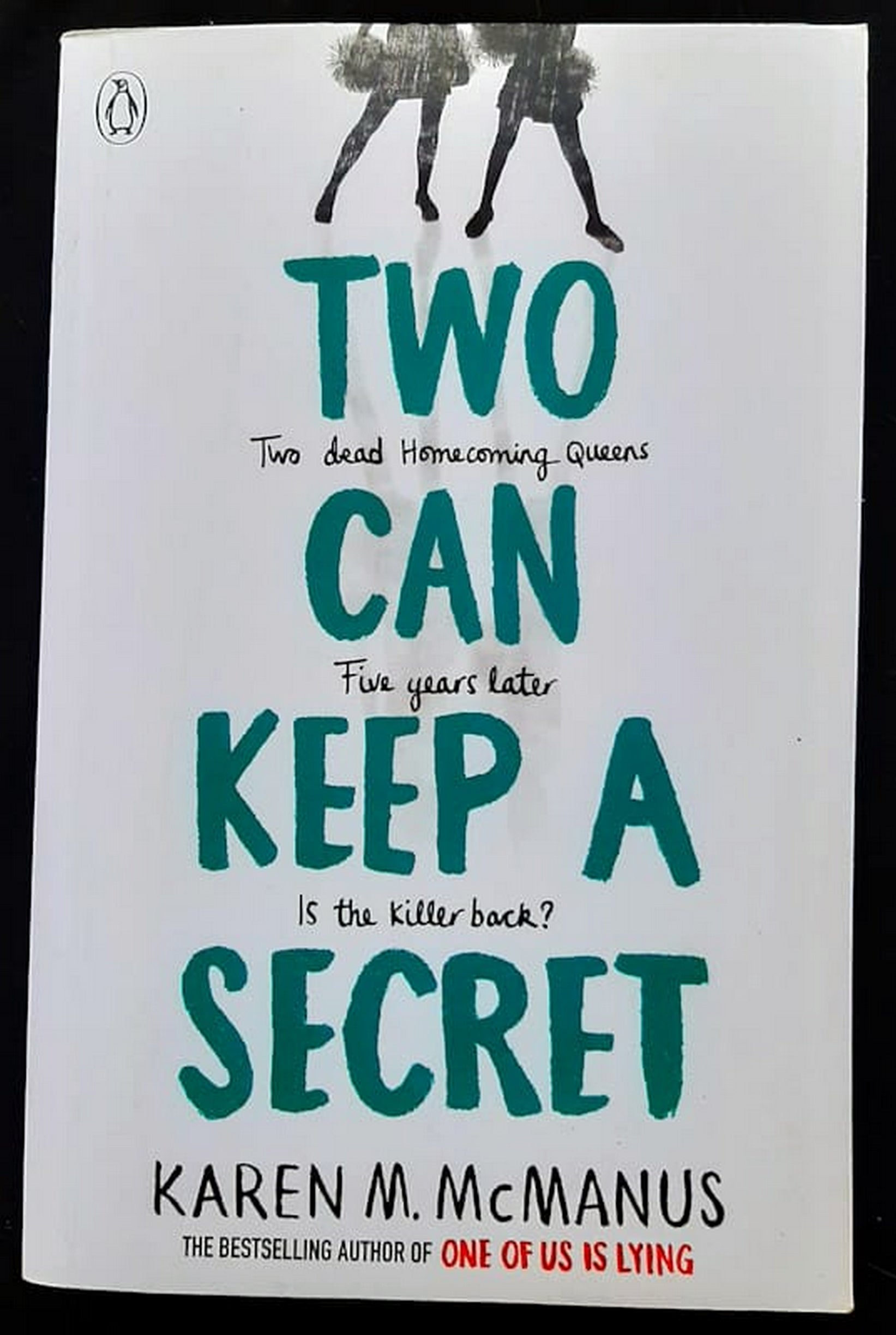 Front Cover Of Bestselling Book Two Can Keep A Secret (Karen M. Mcmanus
)