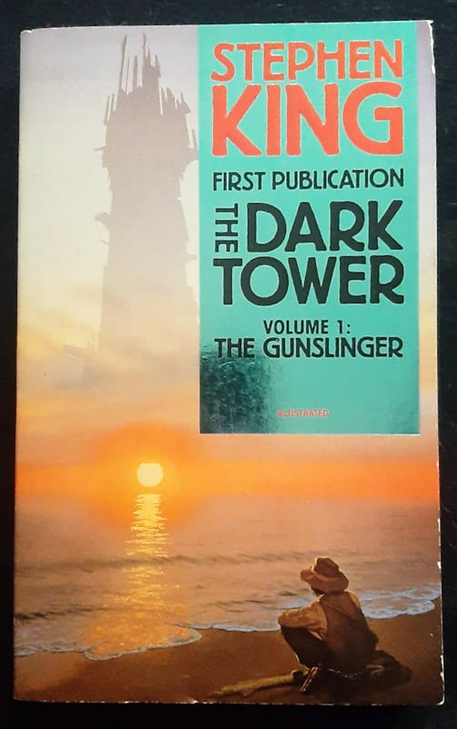 Front Cover Of Bestselling Book The Gunslinger (The Dark Tower #1) (Stephen King
)