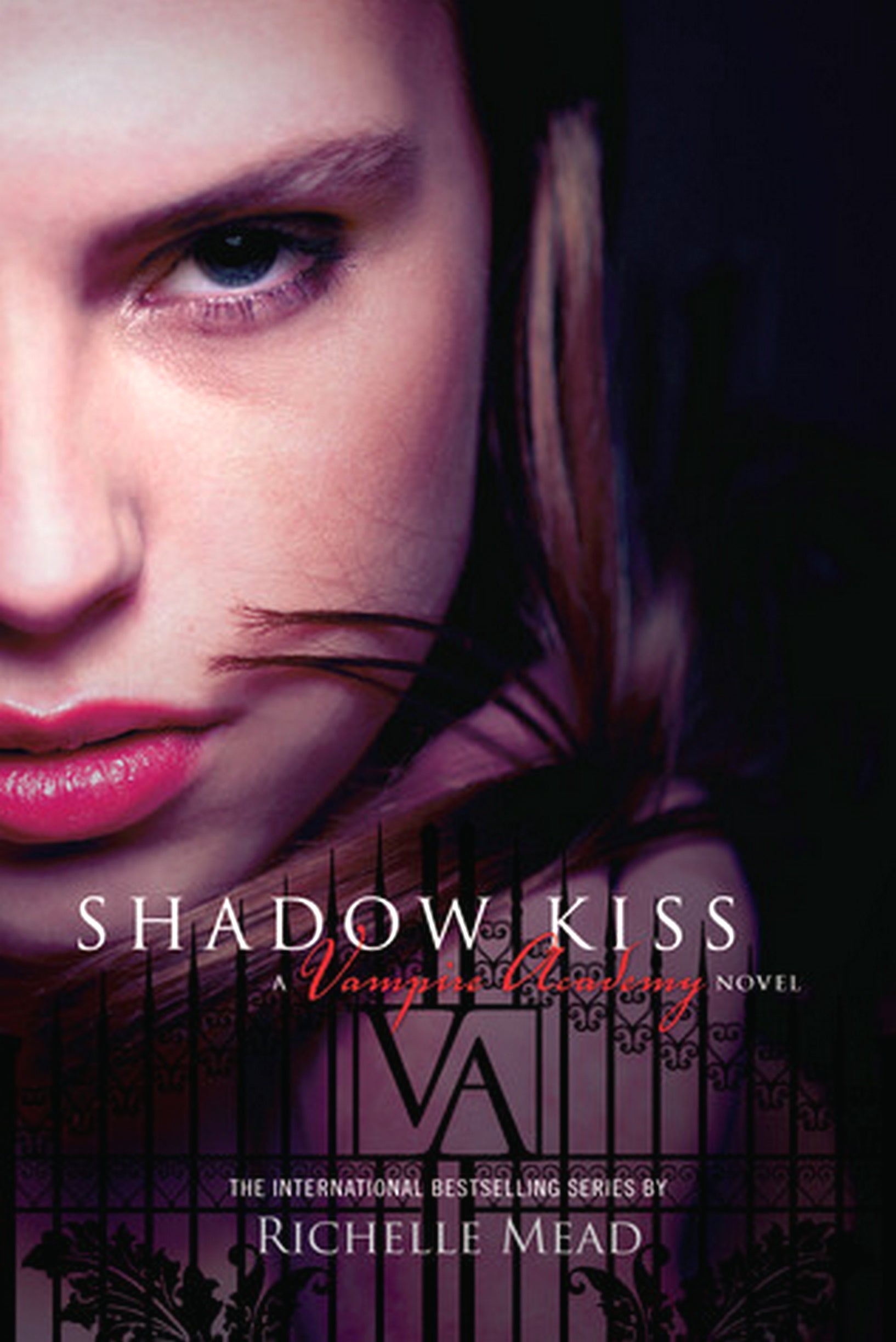 Front Cover Of Bestselling Book Shadow Kiss (Vampire Academy #3) (Richelle Mead
)