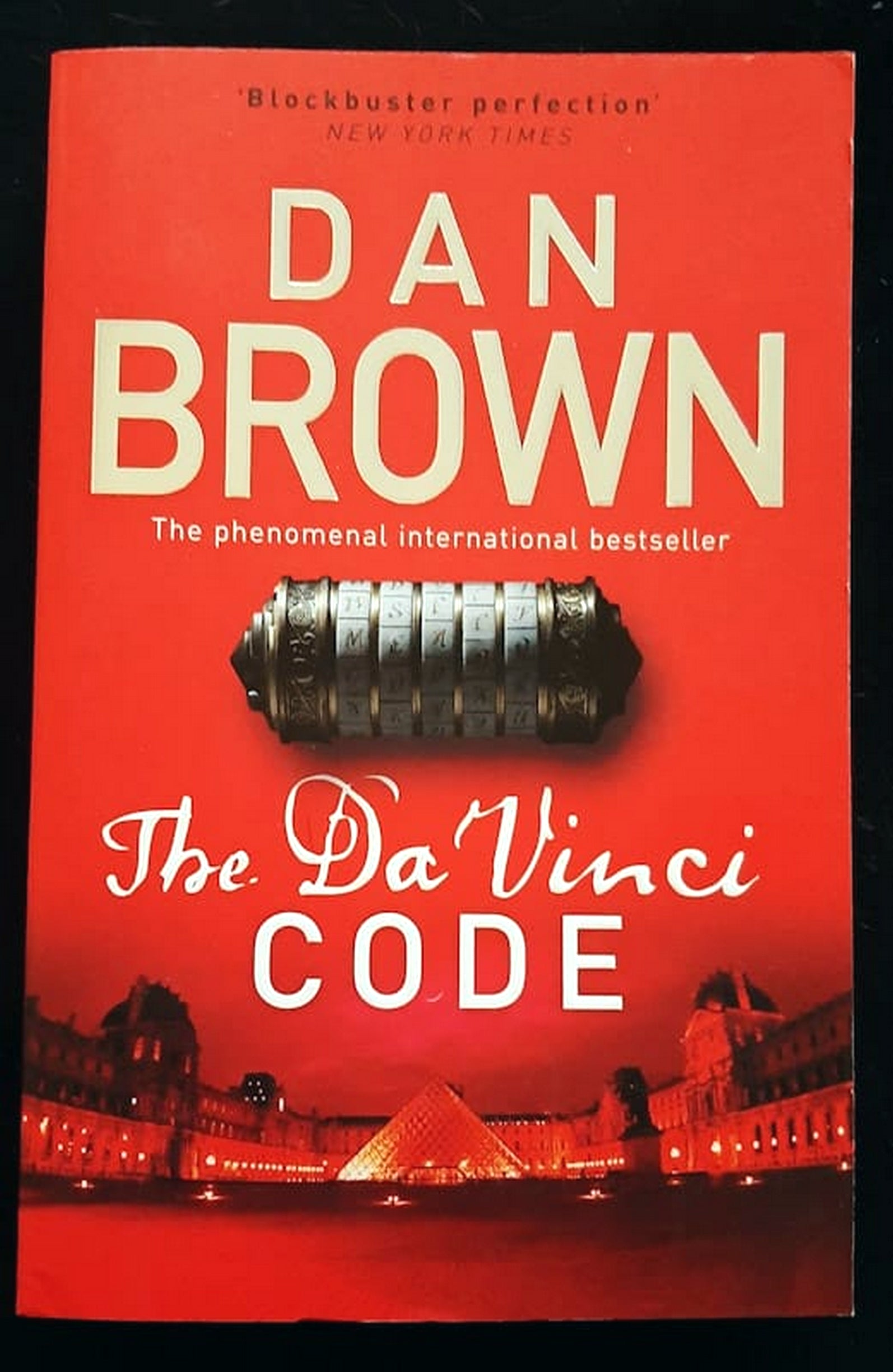 Front Cover Of Bestselling Book The Da Vinci Code (Robert Langdon #2) (Dan Brown
)