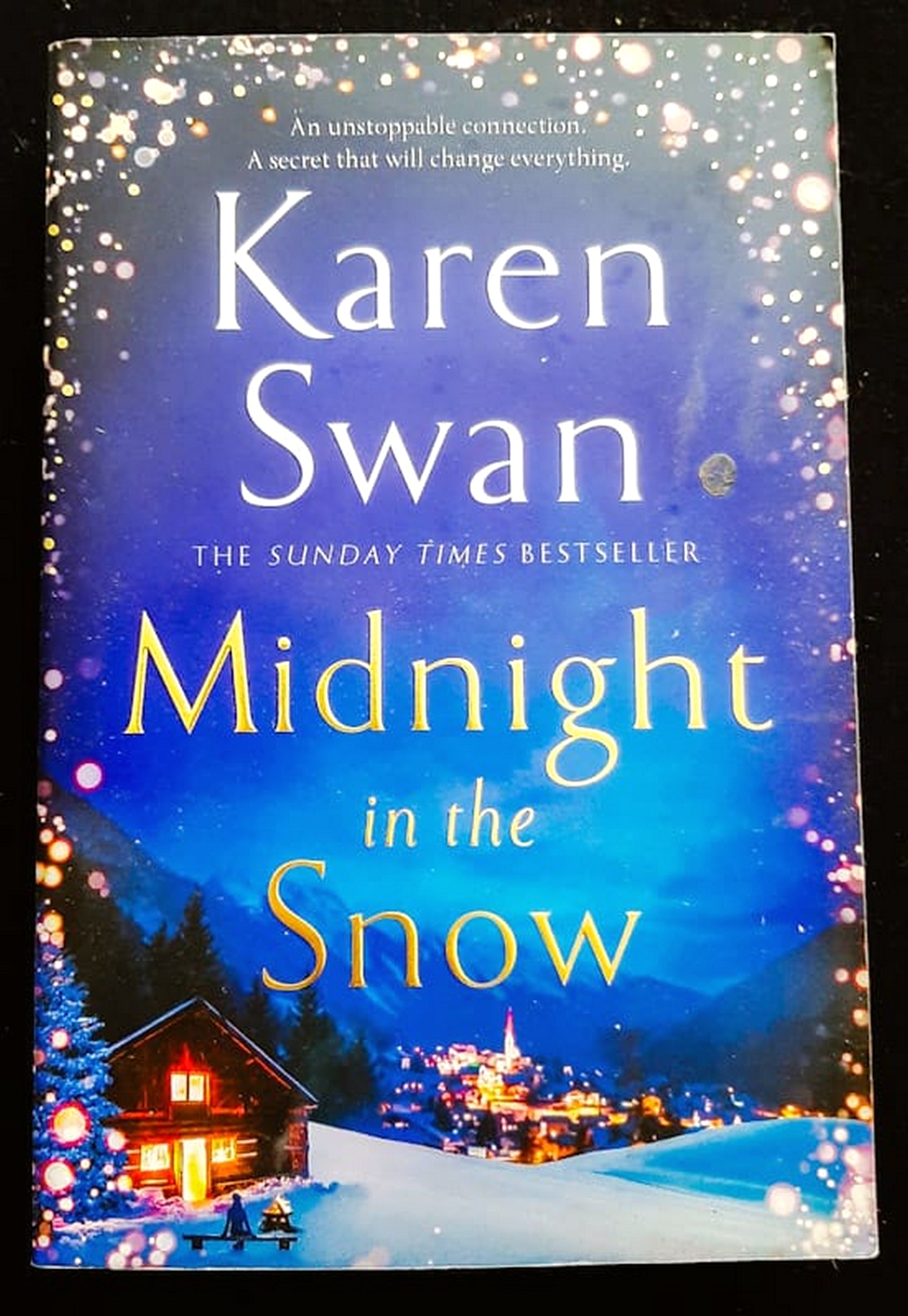 Front Cover Of Bestselling Book Midnight In The Snow (Karen Swan
)