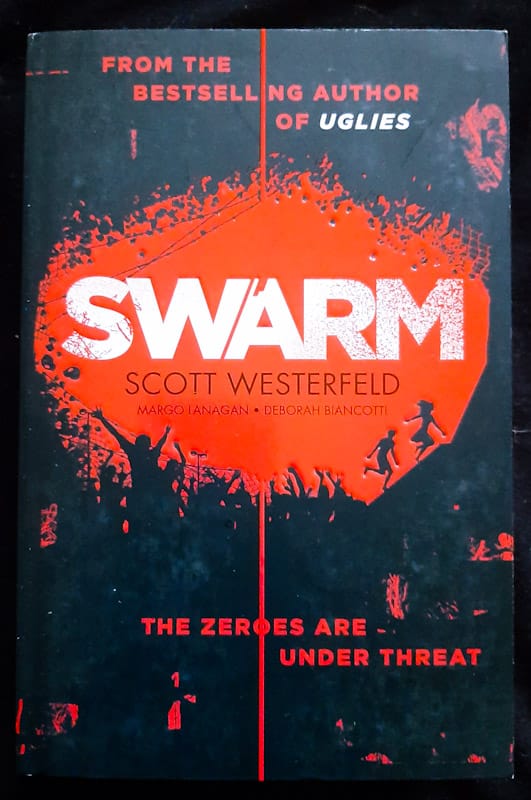 Front of cover of Swarm (Zeroes #2) (Scott Westerfeld)
