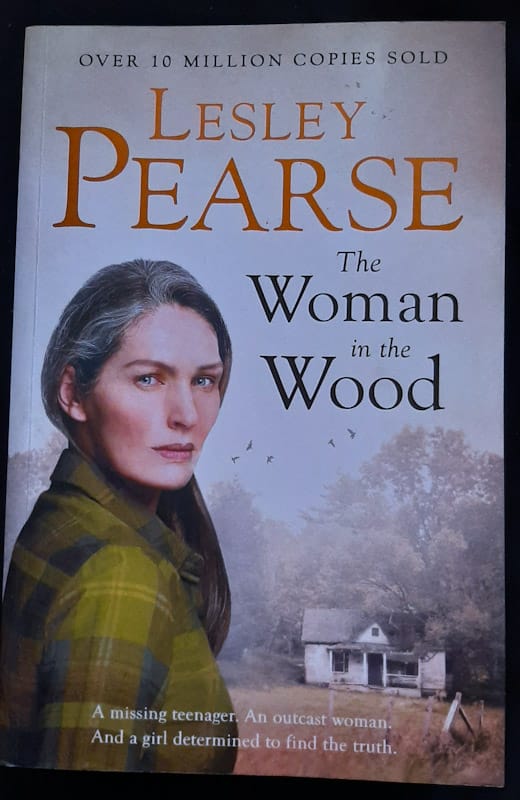 Front of cover of The Woman In The Wood (Lesley Pearse)