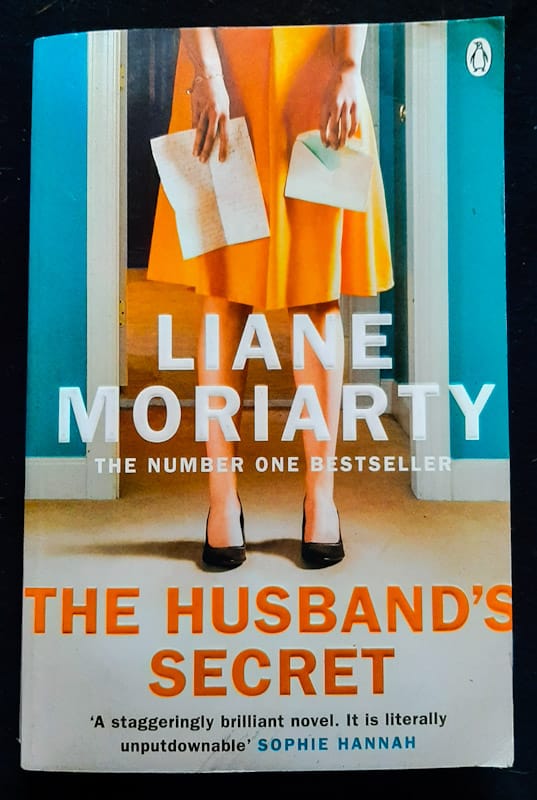 Front of cover of The Husband'S Secret (Liane Moriarty)