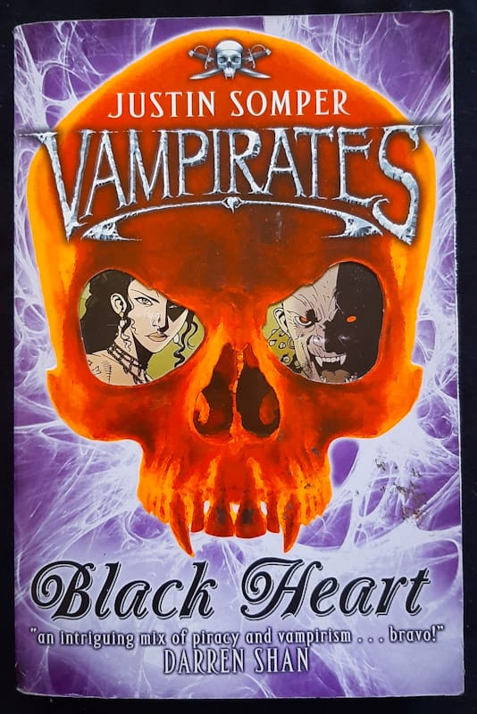 Front of cover of Black Heart (Vampirates #4) (Justin Somper)