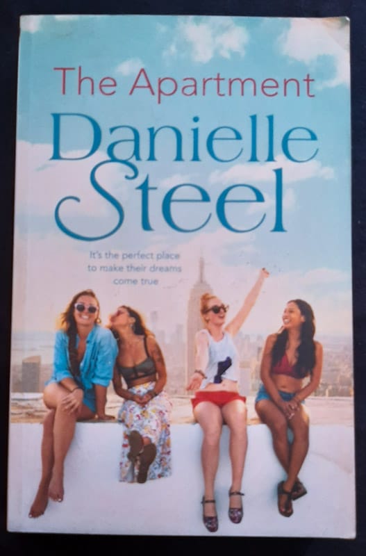 Front of cover of The Apartment (Danielle Steel)