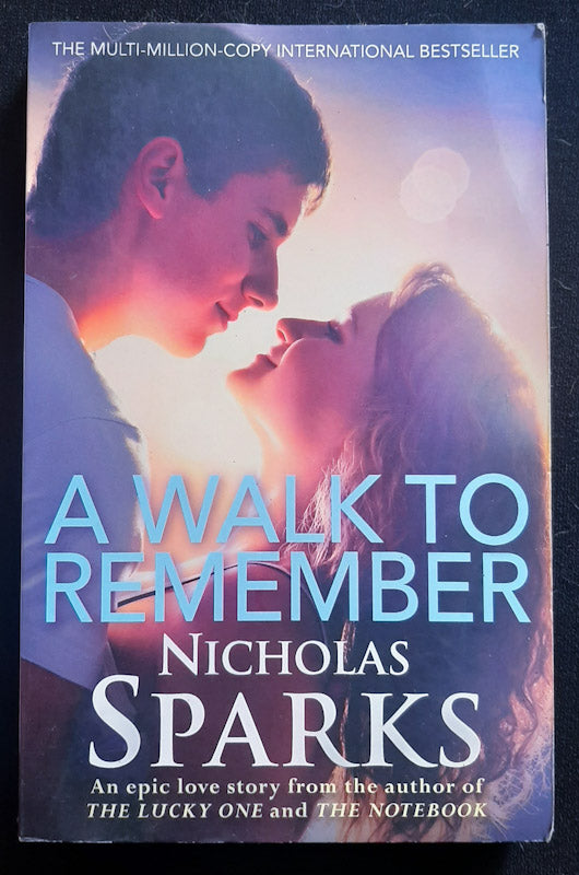 Front Cover Of A Walk To Remember (Nicholas Sparks
)