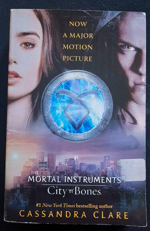 Front Cover Of City Of Bones (The Mortal Instruments #1) (Cassandra Clare
)