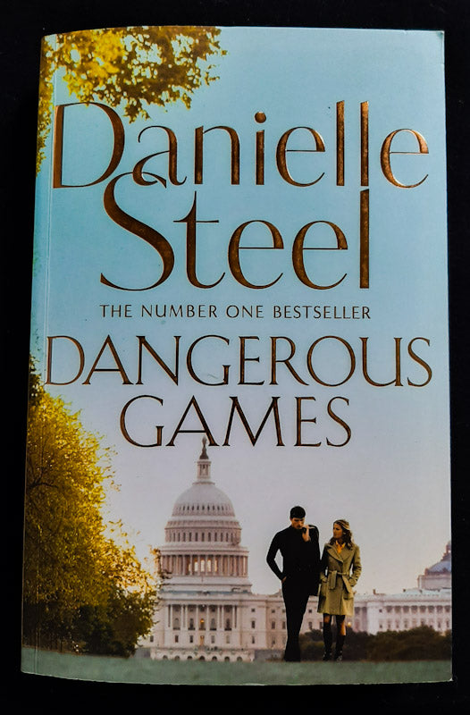 Front Cover Of Dangerous Games (Danielle Steel
)