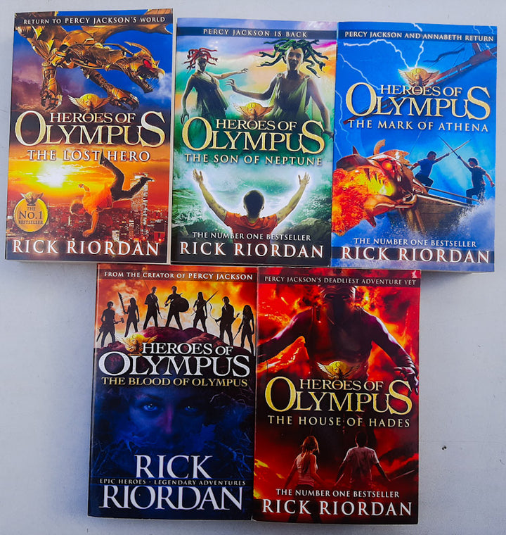 Front Cover Of Heroes of Olympus Bundle (Books 1 - 5)