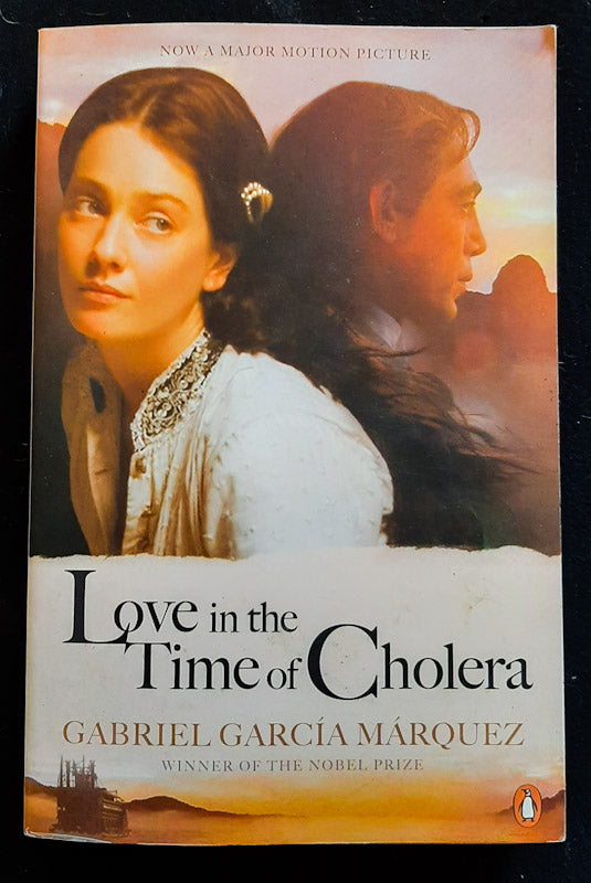 Front Cover Of Love In The Time Of Cholera (Gabriel Garcia Marquez
)