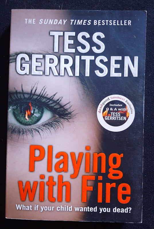 Front Cover Of Playing With Fire (Tess Gerritsen
)