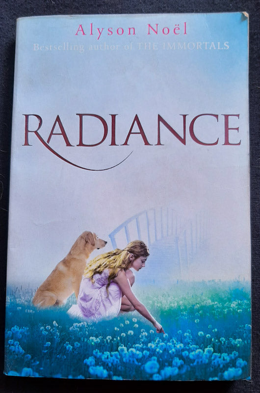 Front Cover Of Radiance (Riley Bloom #1) (Alyson Noel
)