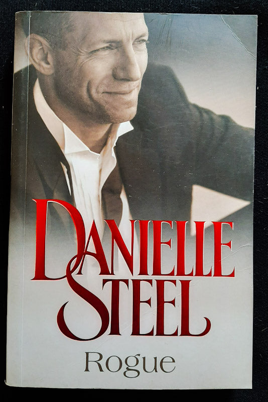 Front Cover Of Rogue (Danielle Steel)