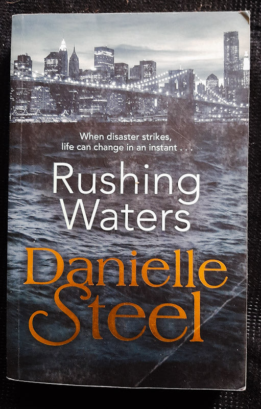 Front Cover Of Rushing Waters (Danielle Steel
)