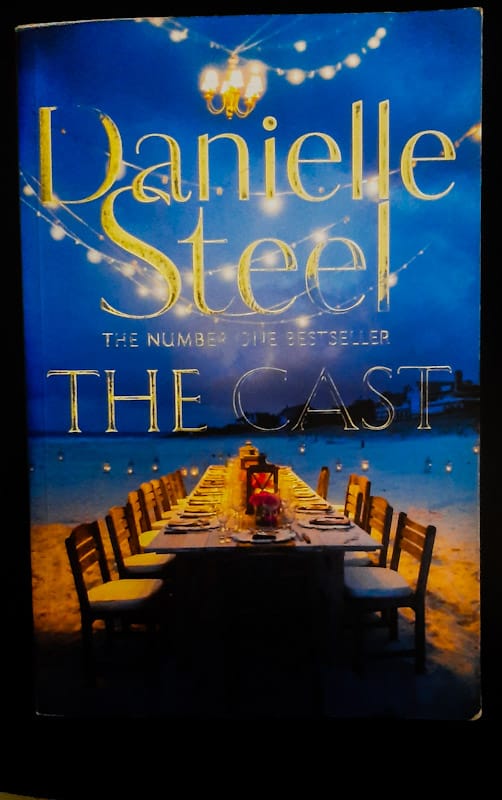 Front Cover Of The Cast (Danielle Steel)