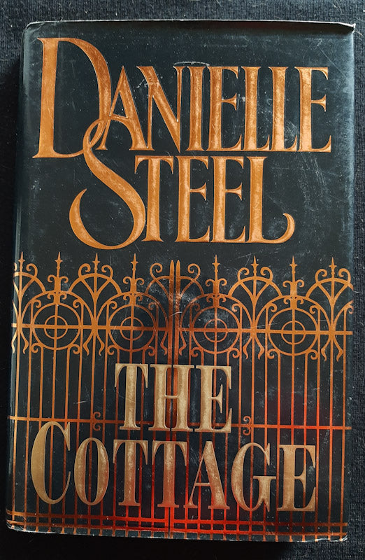 Front Cover Of The Cottage (Danielle Steel
)