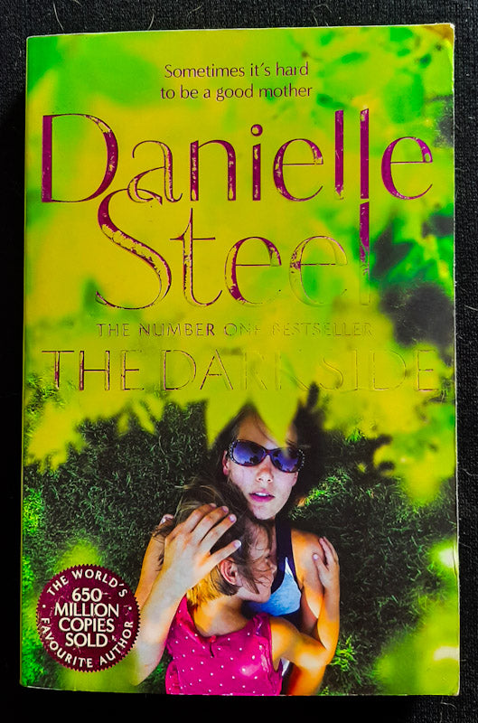 Front Cover Of The Dark Side (Danielle Steel
)