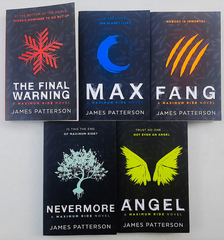 Front Cover Of Maximum Ride Bundle (Books 4 - 8)