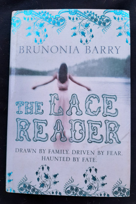 Front Cover Of The Lace Reader (Salem #1) (Brunonia Barry)