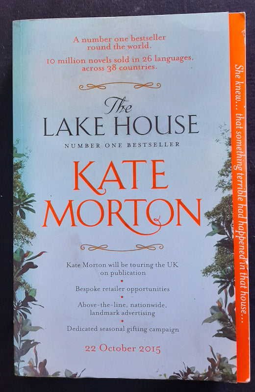 Front Cover Of The Lake House (Kate Morton
)