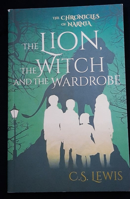 Front Cover Of The Lion, The Witch, And The Wardrobe (The Chronicles Of Narnia #1) (C.S. Lewis
)